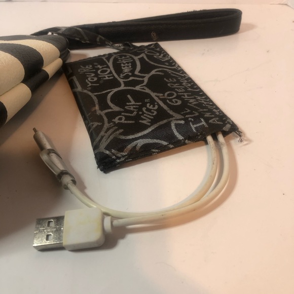Betsey Johnson Red Lips, Black And White Striped Handbag. Built In Charge Pack. - Picture 9 of 10